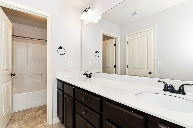 2,485/Mo, 1216 Nottley Dr Locust Grove, GA 30248 Bathroom View 2
