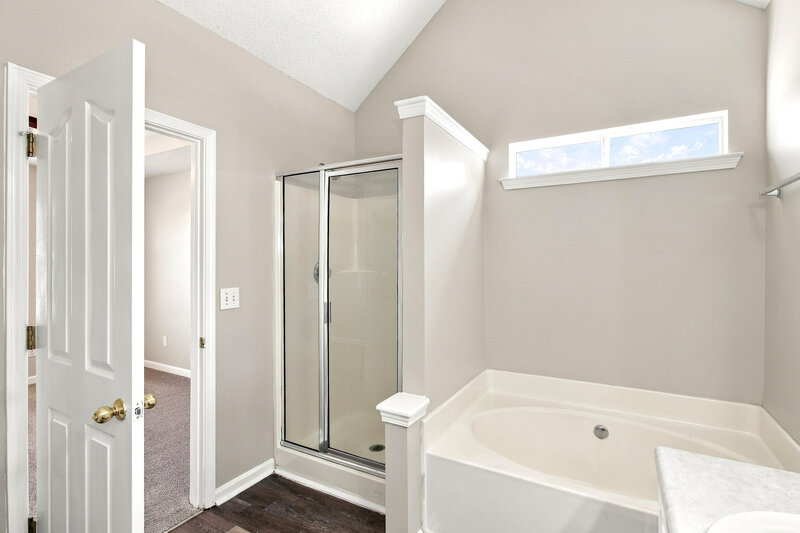 2,075/Mo, 412 Gresham Dr Stockbridge, GA 30281 Bathroom View 2