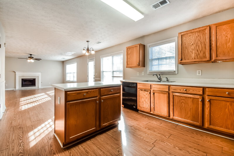 2,095/Mo, 110 West Skyline Vw Dallas, GA 30157 Kitchen View 2
