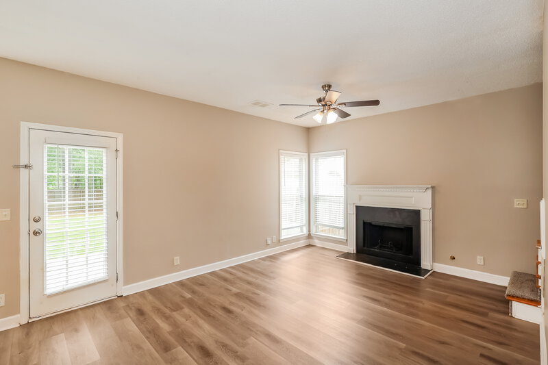 2,335/Mo, 284 Baldwin Ct Newnan, GA 30263 Living Room View