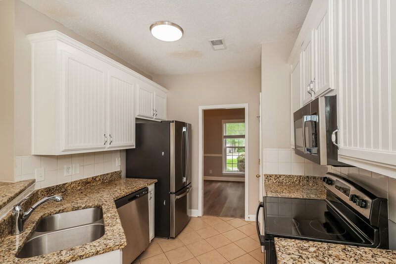 2,335/Mo, 284 Baldwin Ct Newnan, GA 30263 Kitchen View