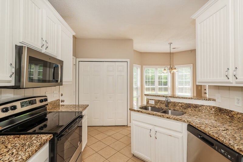 2,335/Mo, 284 Baldwin Ct Newnan, GA 30263 Kitchen View 2