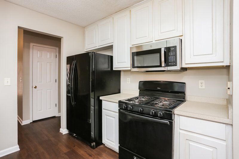 1,815/Mo, 888 Summit Park Trl McDonough, GA 30253 Kitchen View 2