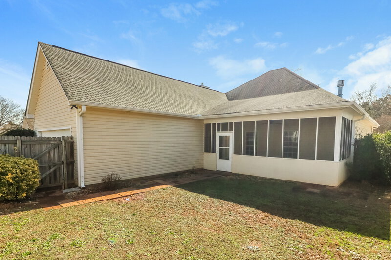 1,865/Mo, 4090 Springvale Way McDonough, GA 30252 Rear View