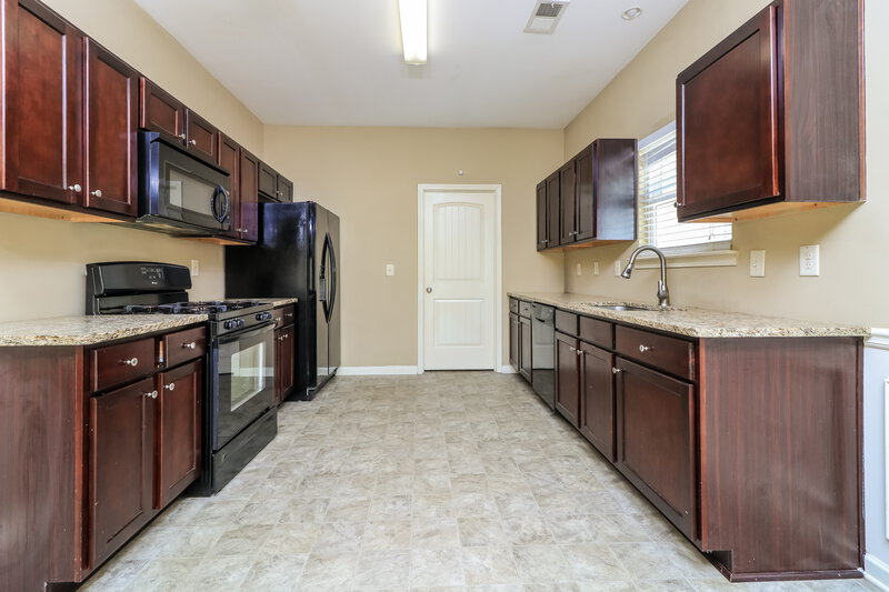 2,070/Mo, 110 Hillcrest Cir Hiram, GA 30141 Kitchen View 2