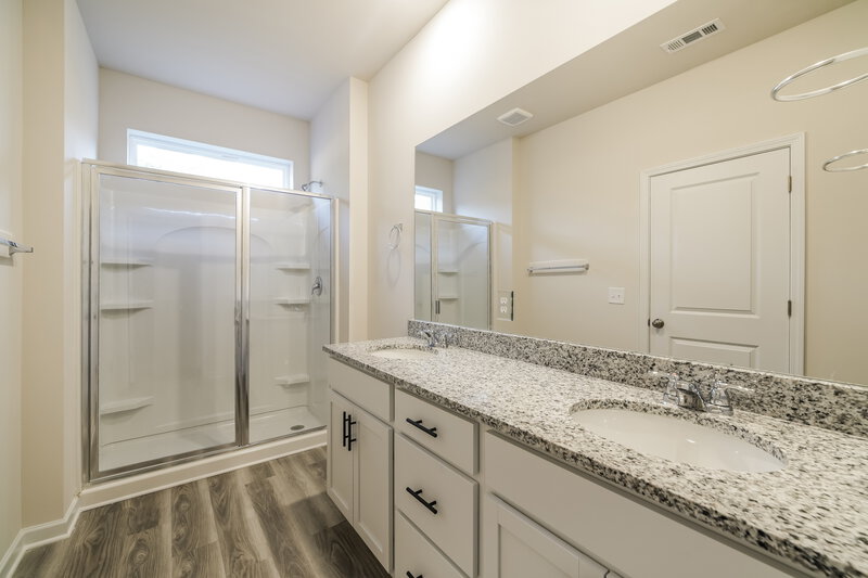 1,890/Mo, 477 Prescott Way Villa Rica, GA 30180 Main Bathroom View