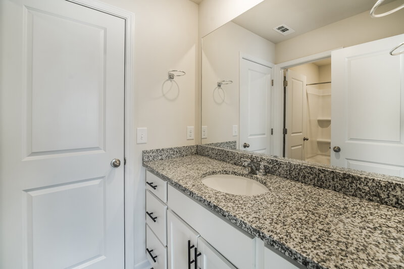 1,890/Mo, 477 Prescott Way Villa Rica, GA 30180 Bathroom View