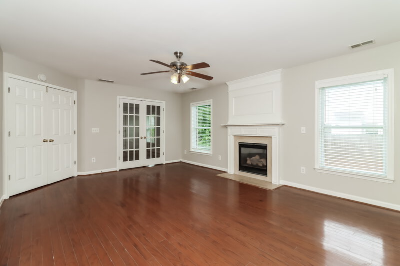 2,735/Mo, 4405 Walforde Blvd Acworth, GA 30101 Living Room View 2