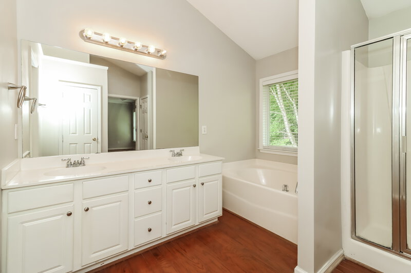 2,735/Mo, 4405 Walforde Blvd Acworth, GA 30101 Main Bathroom View
