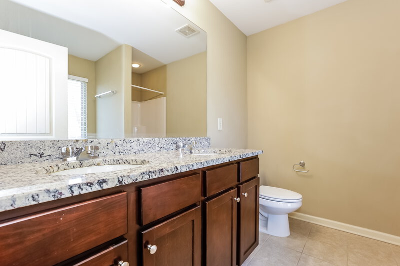 2,185/Mo, 17 Rosen St NW Cartersville, GA 30120 Main Bathroom View 2