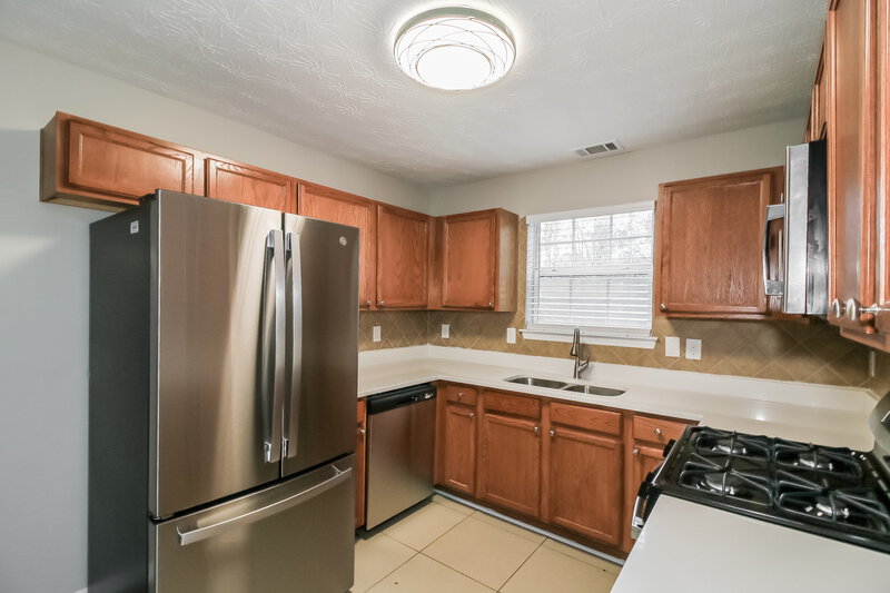 1,835/Mo, 420 Townsend Bnd Stockbridge, GA 30281 Kitchen View