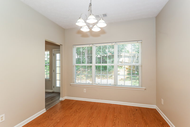 2,190/Mo, 64 Crescent St Newnan, GA 30265 Dining Room View