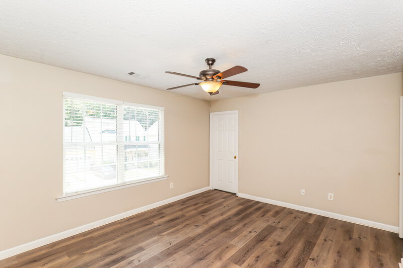 2,190/Mo, 64 Crescent St Newnan, GA 30265 Main Bedroom View 2