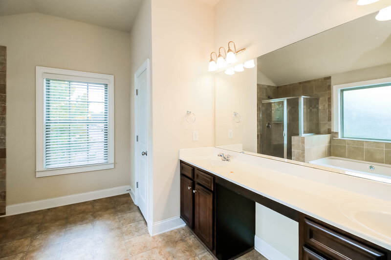 2,280/Mo, 320 Madison Grace Ave McDonough, GA 30252 Main Bathroom View