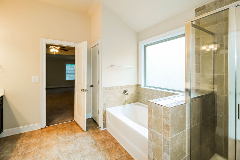 2,280/Mo, 320 Madison Grace Ave McDonough, GA 30252 Main Bathroom View 2