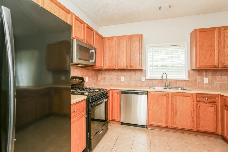 2,060/Mo, 3200 Cooper Woods Dr Loganville, GA 30052 Kitchen View