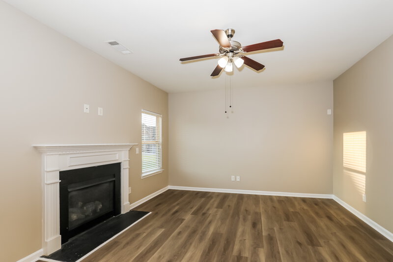 2,400/Mo, 337 Madison Grace Ave McDonough, GA 30252 Living Room View 2
