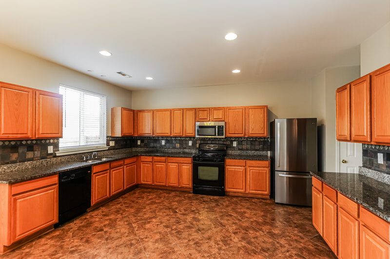 2,170/Mo, 136 Maple Hill Dr Newnan, GA 30265 Kitchen View