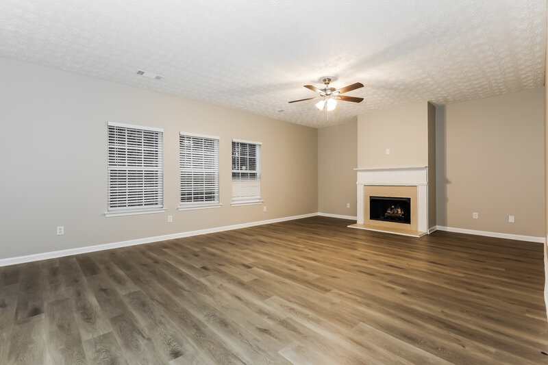 2,085/Mo, 204 Sandstone Dr Hampton, GA 30228 Living Room View