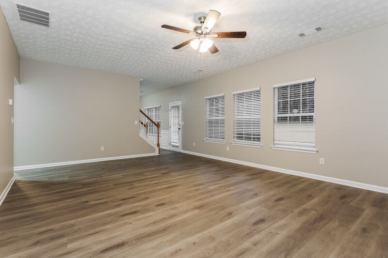 2,085/Mo, 204 Sandstone Dr Hampton, GA 30228 Living Room View 2