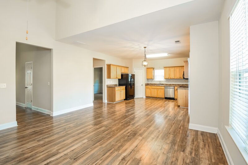 2,155/Mo, 110 Cessna Dr Canton, GA 30114 Living Room View 3