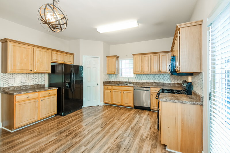 2,155/Mo, 110 Cessna Dr Canton, GA 30114 Kitchen View