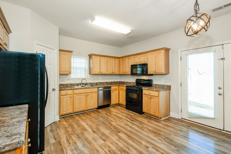 2,155/Mo, 110 Cessna Dr Canton, GA 30114 Kitchen View 2