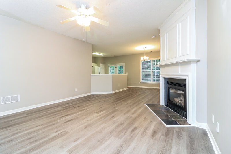 2,210/Mo, 1114 Dunedin Trl Woodstock, GA 30188 Living Room View 2