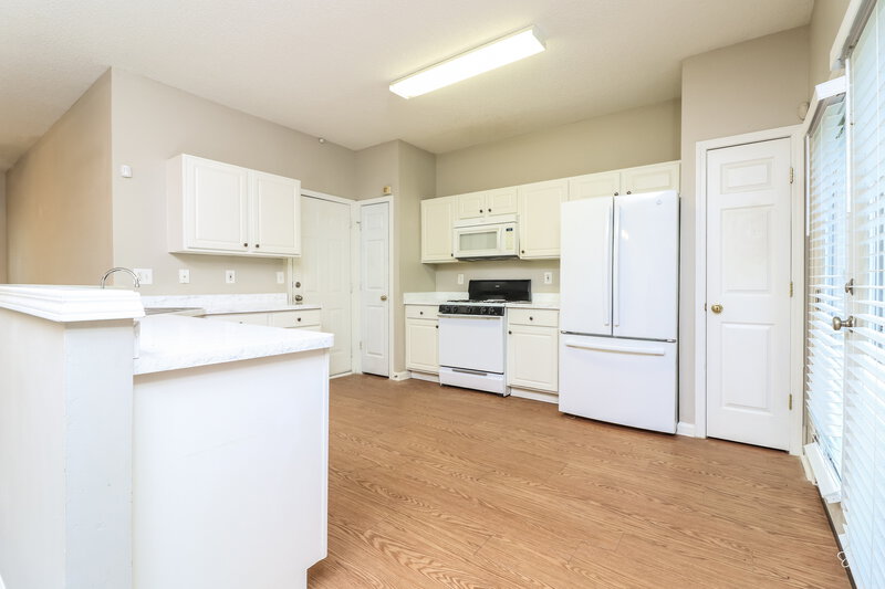 2,210/Mo, 1114 Dunedin Trl Woodstock, GA 30188 Kitchen View 3