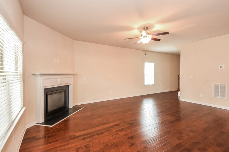 2,220/Mo, 803 Kite Way Canton, GA 30114 Living Room View