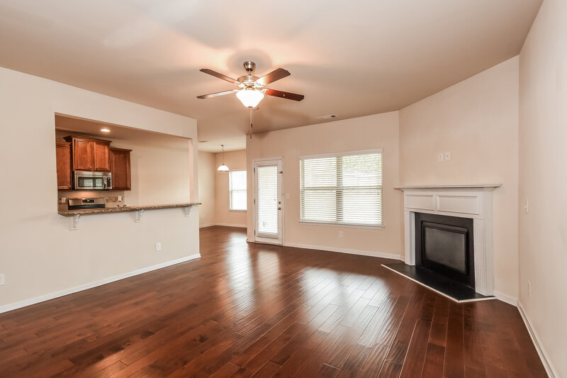 2,220/Mo, 803 Kite Way Canton, GA 30114 Living Room View 2