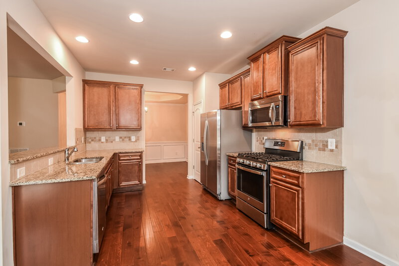 2,220/Mo, 803 Kite Way Canton, GA 30114 Kitchen View 2