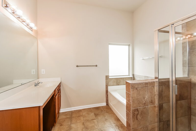 2,220/Mo, 803 Kite Way Canton, GA 30114 Main Bathroom View