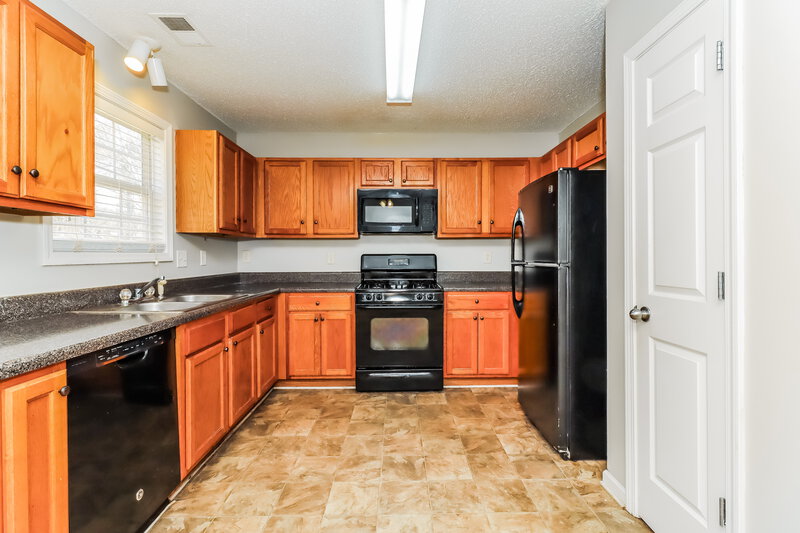 1,725/Mo, 259 Bainbridge Cir Dallas, GA 30132 Kitchen View