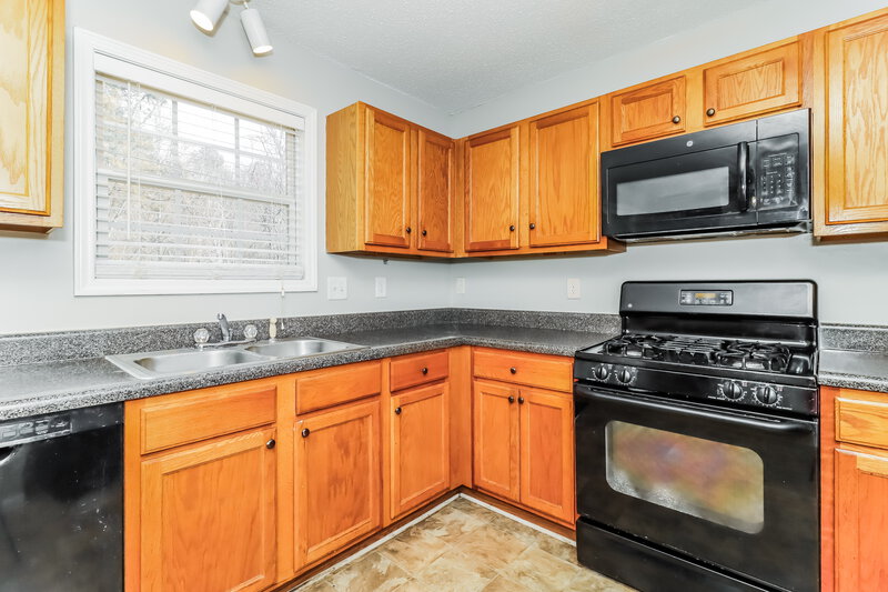 1,725/Mo, 259 Bainbridge Cir Dallas, GA 30132 Kitchen View 2