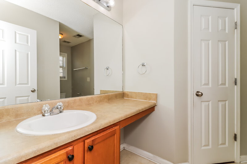 1,725/Mo, 259 Bainbridge Cir Dallas, GA 30132 Main Bathroom View 2