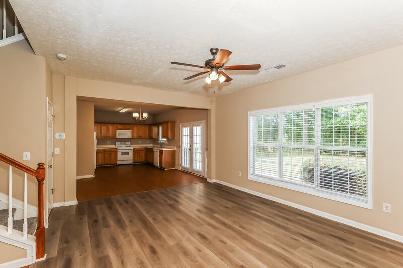 1,875/Mo, 426 Baldwin Ct Newnan, GA 30263 Living Room View 2