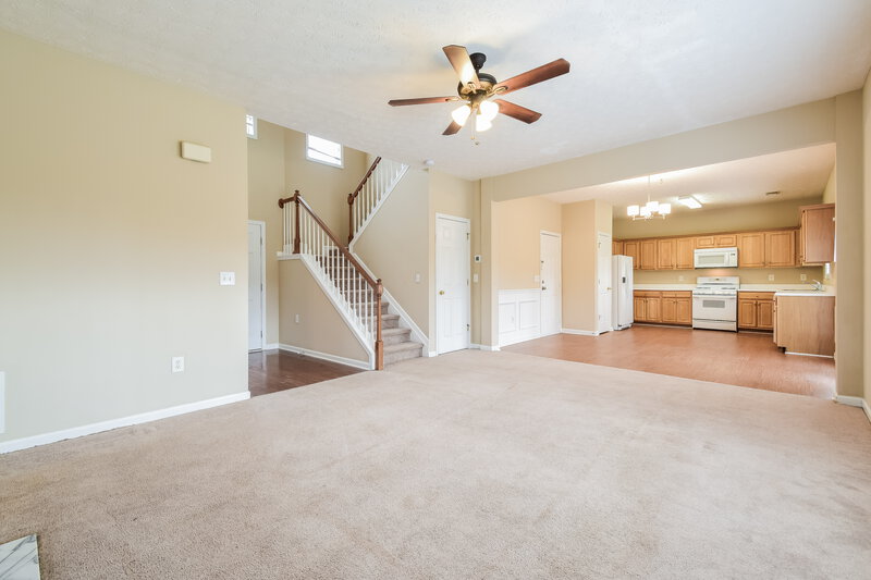 2,660/Mo, 426 Baldwin Ct Newnan, GA 30263 Living Room View 3