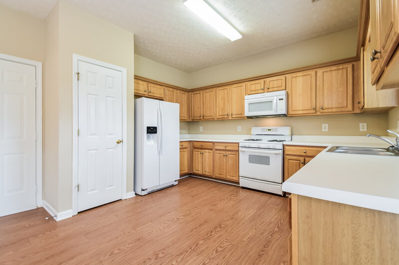 2,660/Mo, 426 Baldwin Ct Newnan, GA 30263 Kitchen View