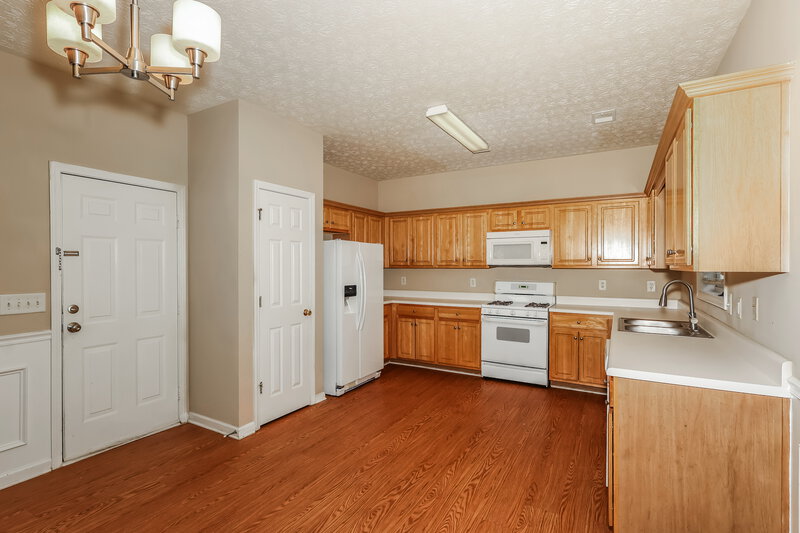 1,875/Mo, 426 Baldwin Ct Newnan, GA 30263 Kitchen View