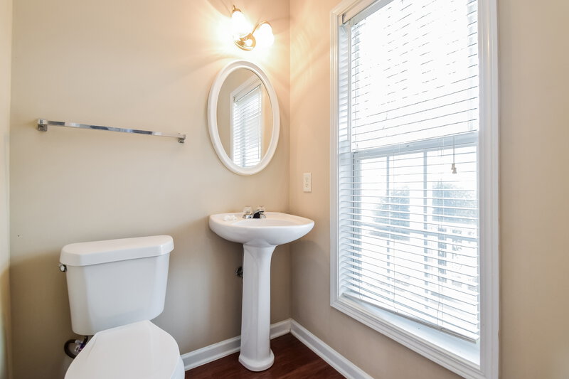 2,660/Mo, 426 Baldwin Ct Newnan, GA 30263 Bathroom View 2