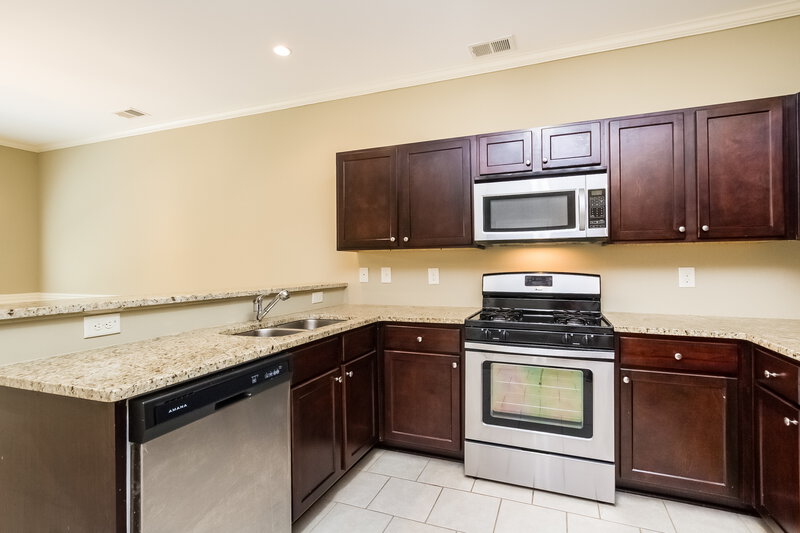 2,030/Mo, 248 Crescent Woode Dr Dallas, GA 30157 Kitchenlarge View 2