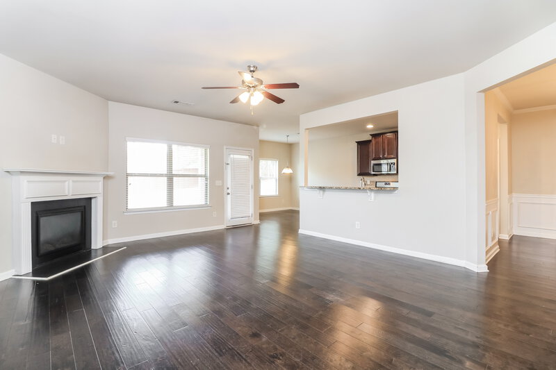 2,135/Mo, 702 Flag St Canton, GA 30114 Living Room View