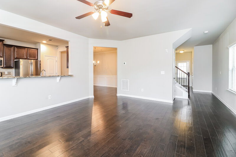 2,135/Mo, 702 Flag St Canton, GA 30114 Living Room View 2