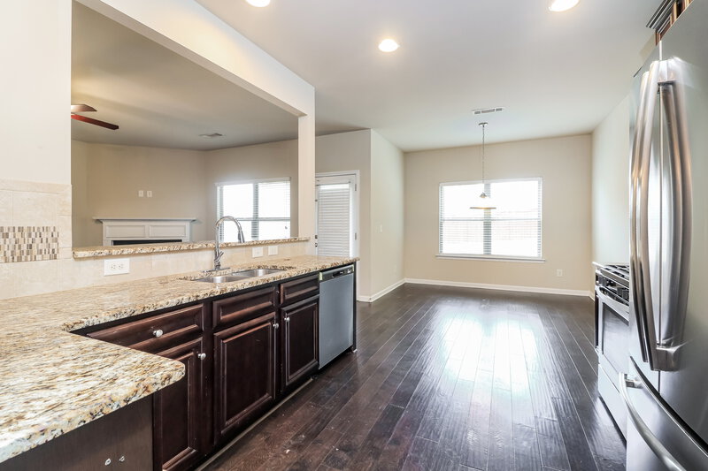 2,135/Mo, 702 Flag St Canton, GA 30114 Kitchen View 2