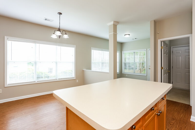 2,095/Mo, 8 Arendt Park Ln Newnan, GA 30263 Kitchen View