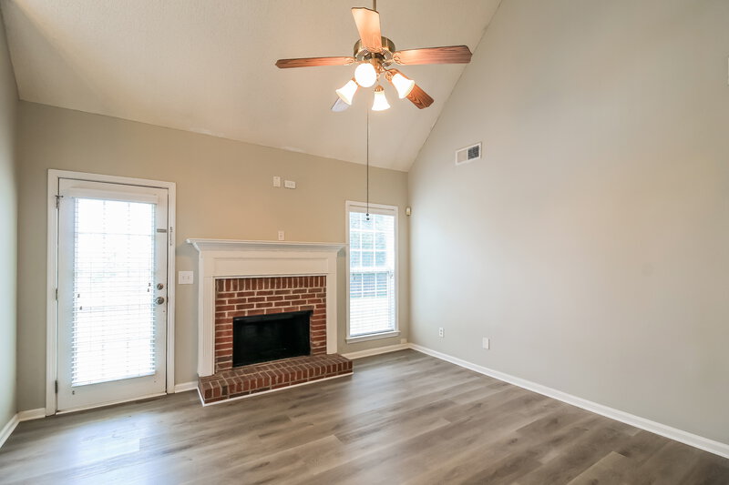 2,250/Mo, 479 Haven Ridge Dr Stockbridge, GA 30281 Living Room View