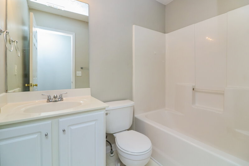 1,805/Mo, 568 Windcroft Cir NW Acworth, GA 30101 Bathroom View