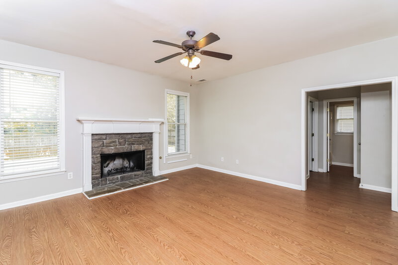 2,095/Mo, 503 Millside Trl Canton, GA 30114 Living Room View 2