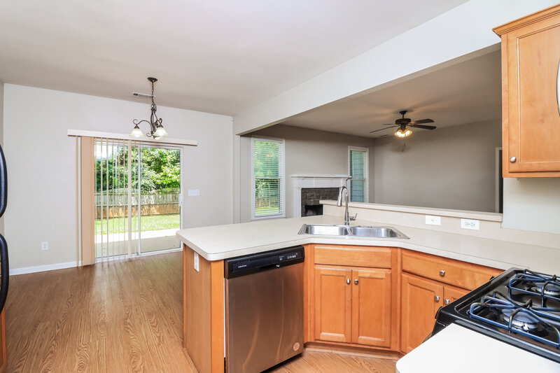 2,095/Mo, 503 Millside Trl Canton, GA 30114 Kitchen View